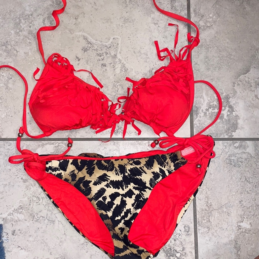 Vitamin A bikini set. Top + bottom are diff sizes